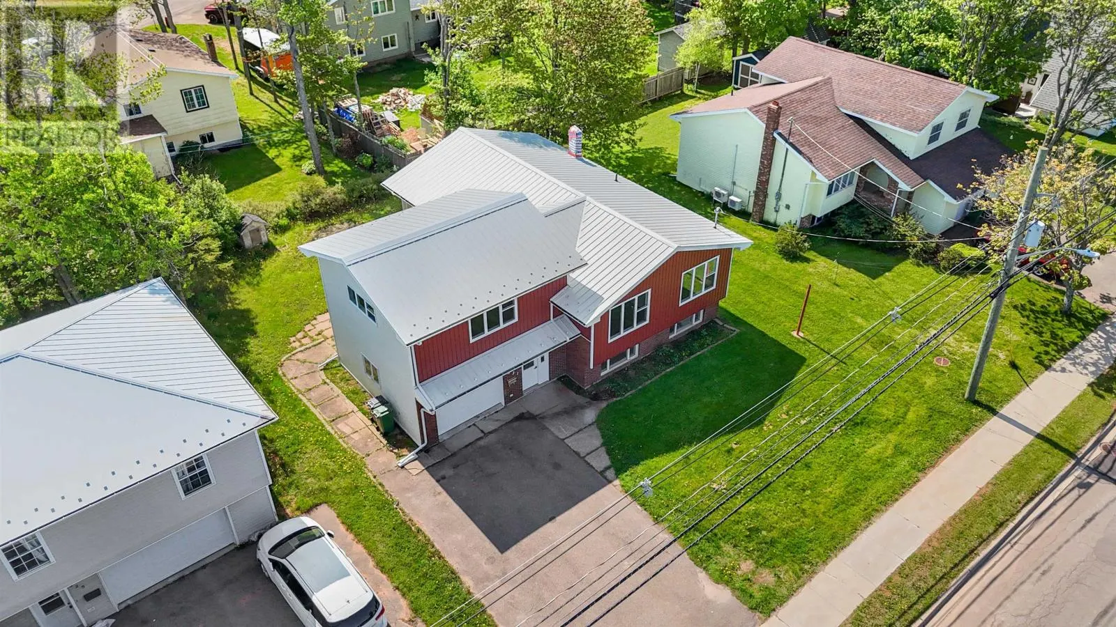 521 MacEwen Road