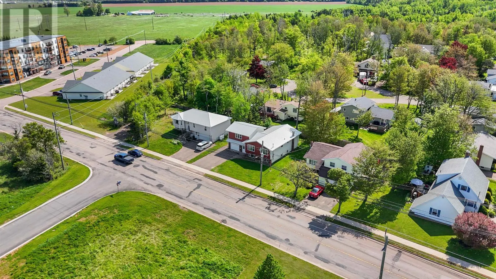 521 MacEwen Road
