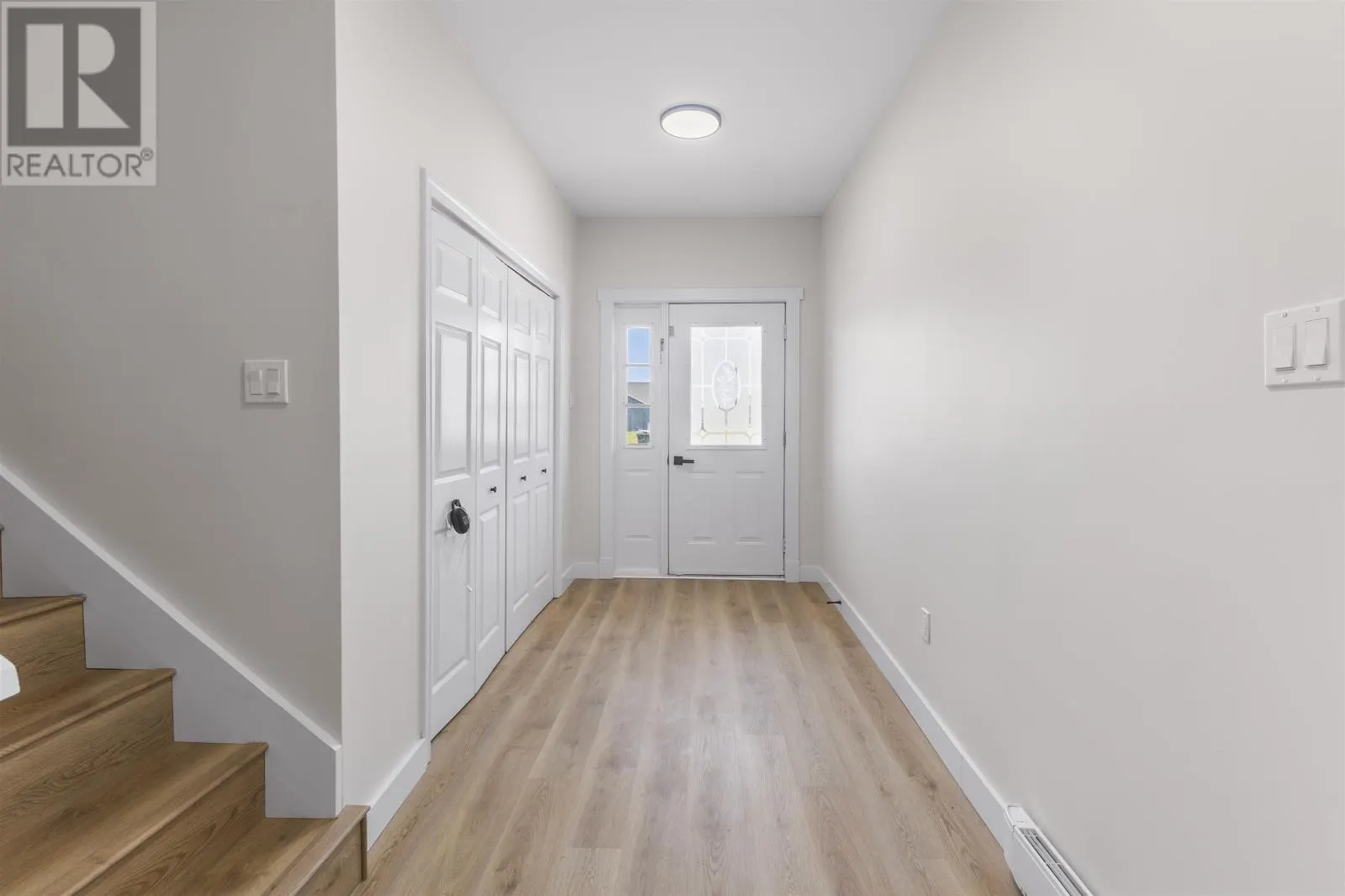 521 MacEwen Road
