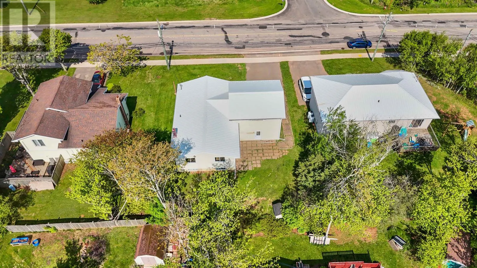 521 MacEwen Road