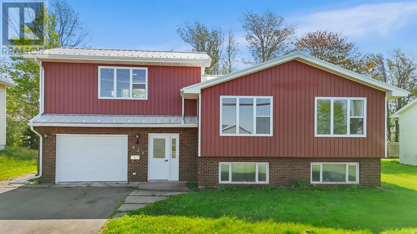 521 MacEwen Road