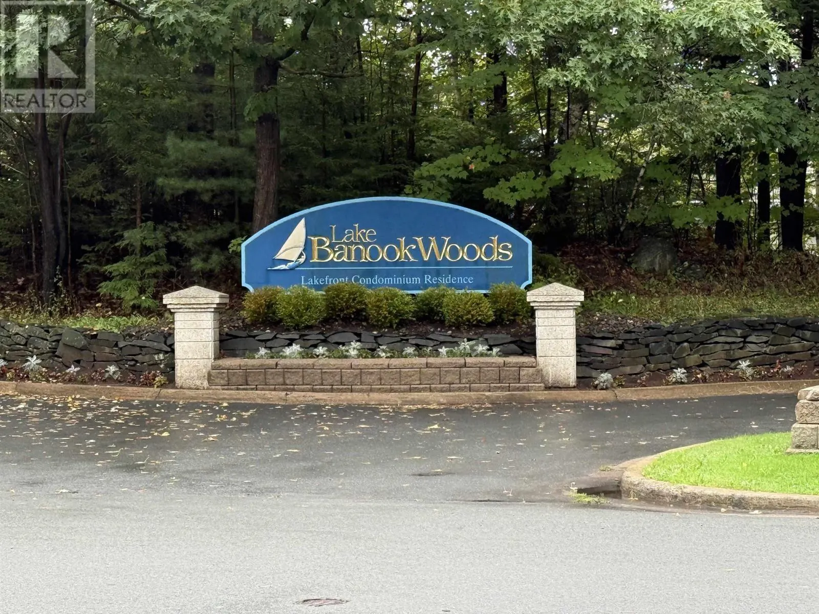 912 30 Brookdale Crescent