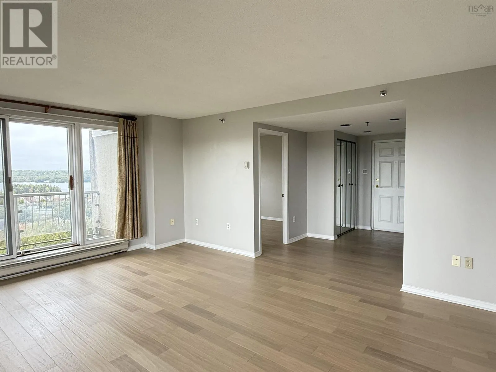 912 30 Brookdale Crescent