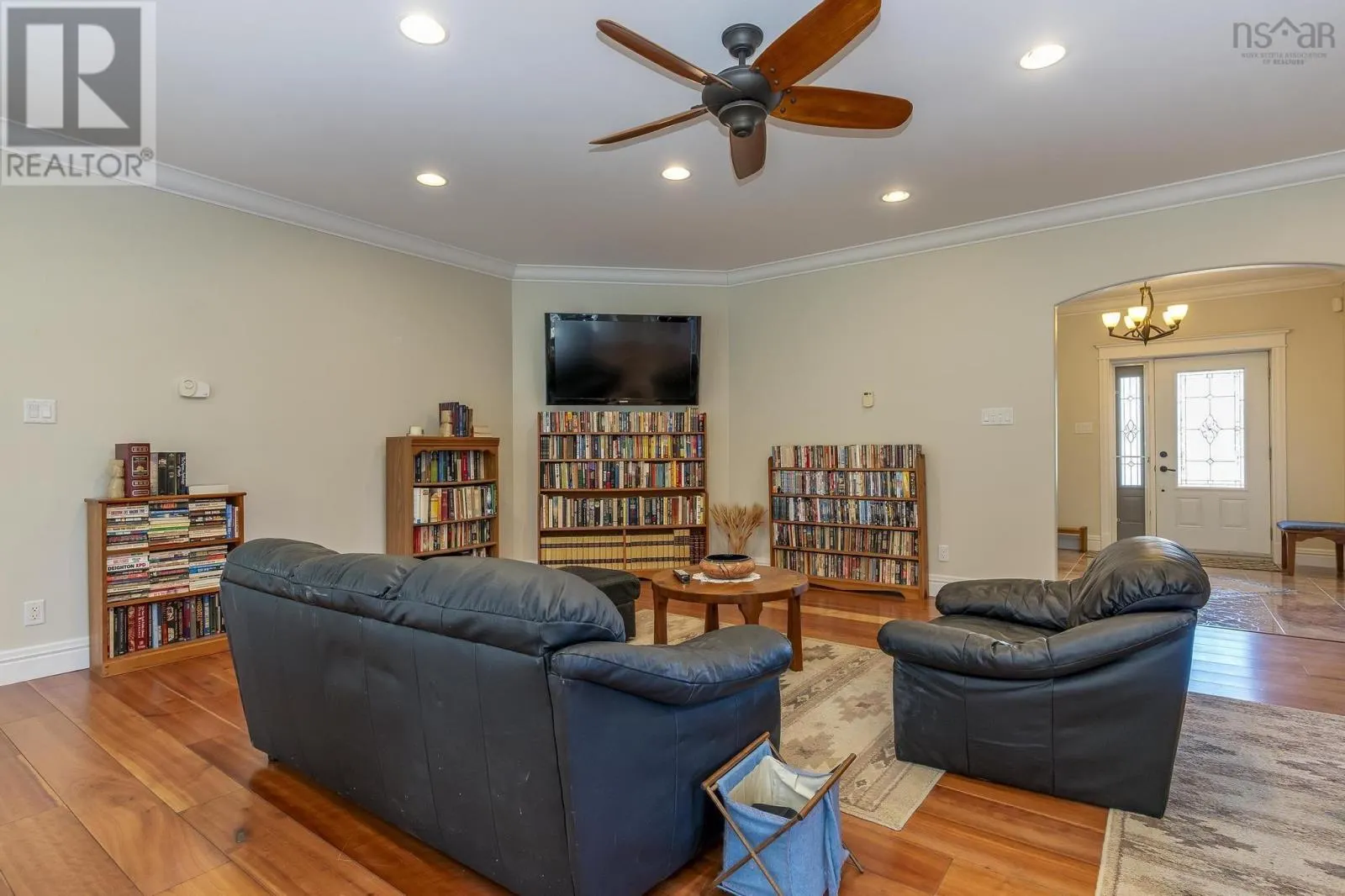 103 Oakwood Drive