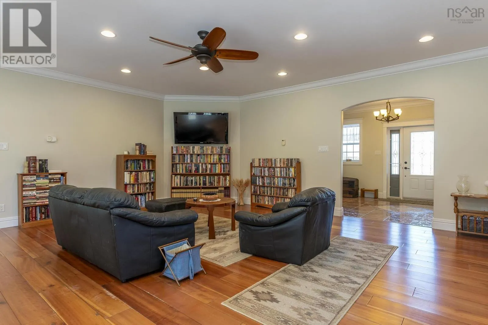 103 Oakwood Drive