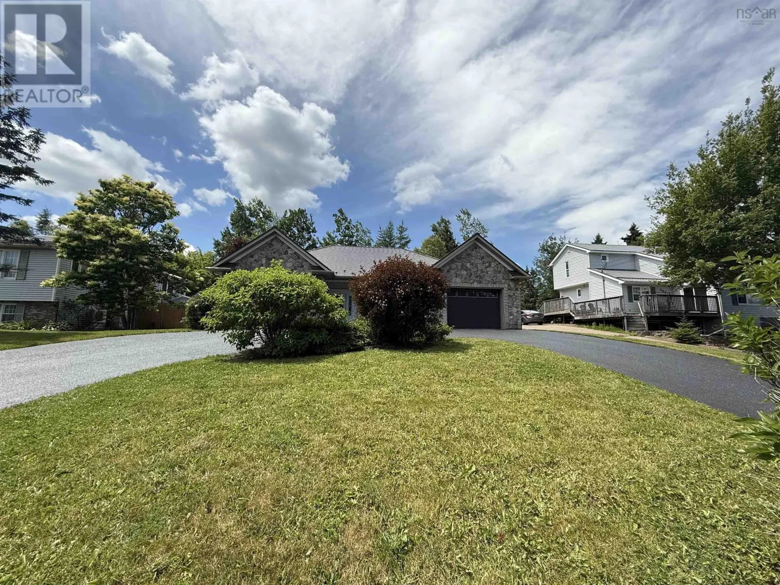 103 Oakwood Drive