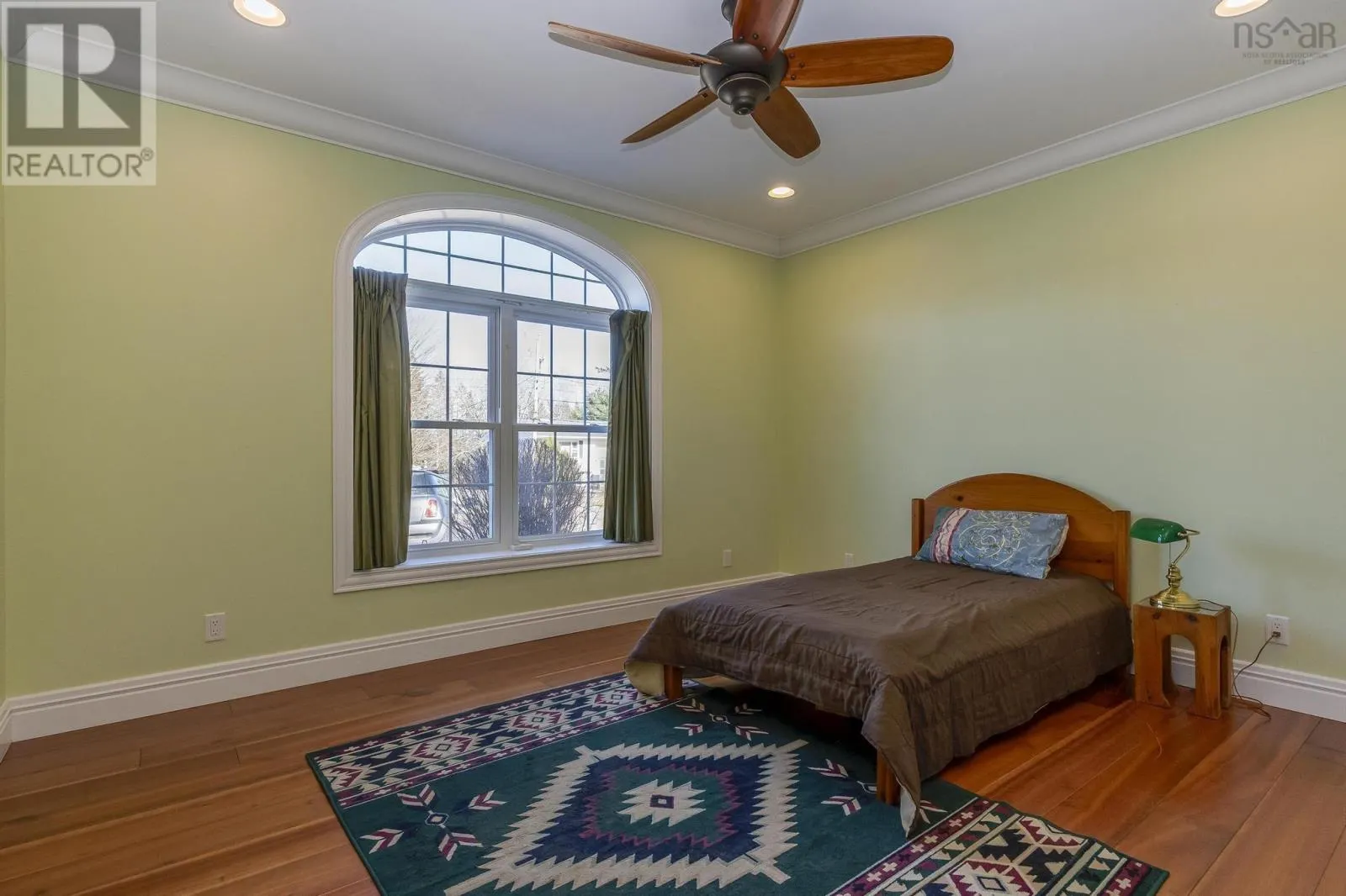 103 Oakwood Drive