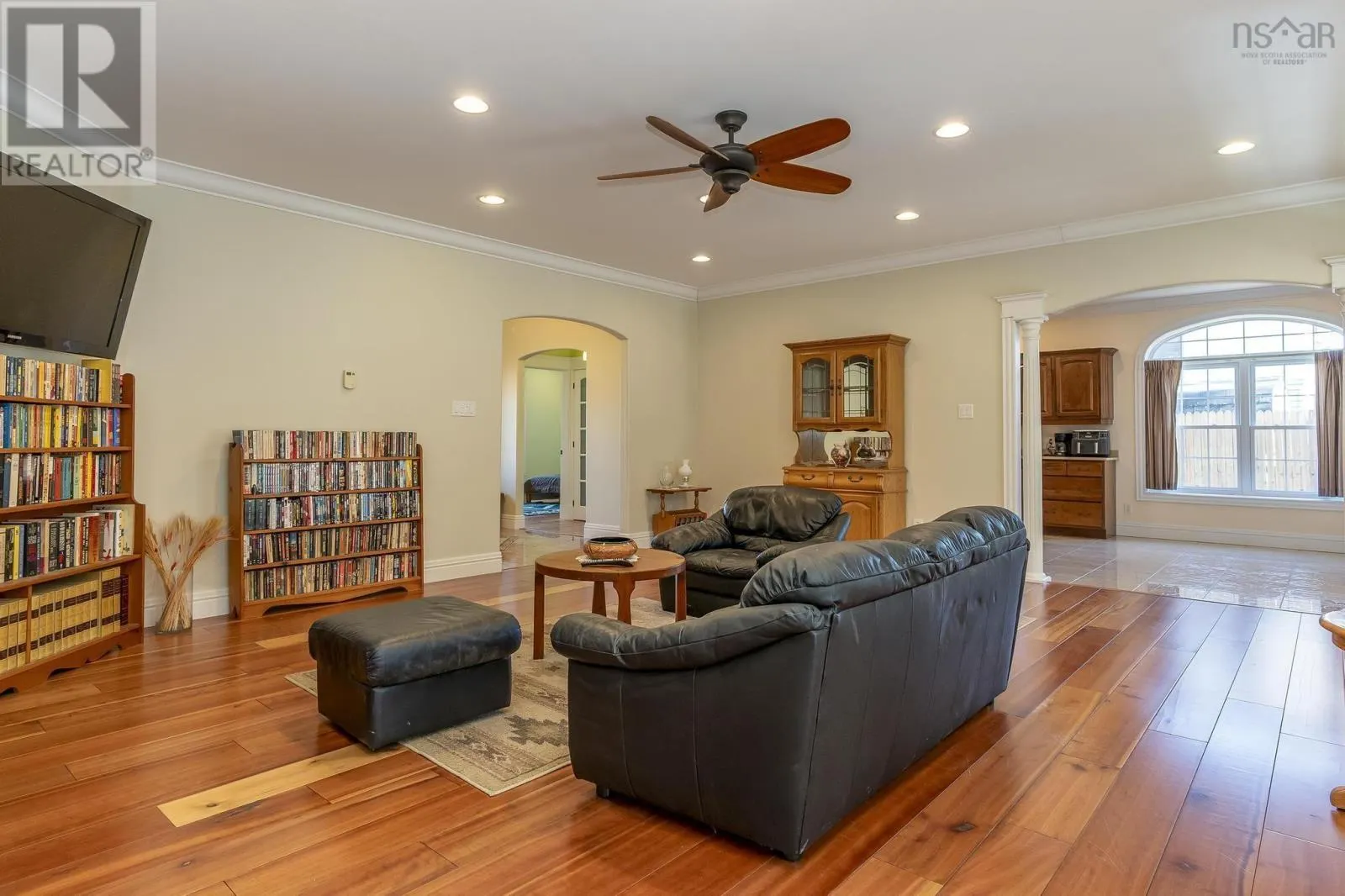 103 Oakwood Drive