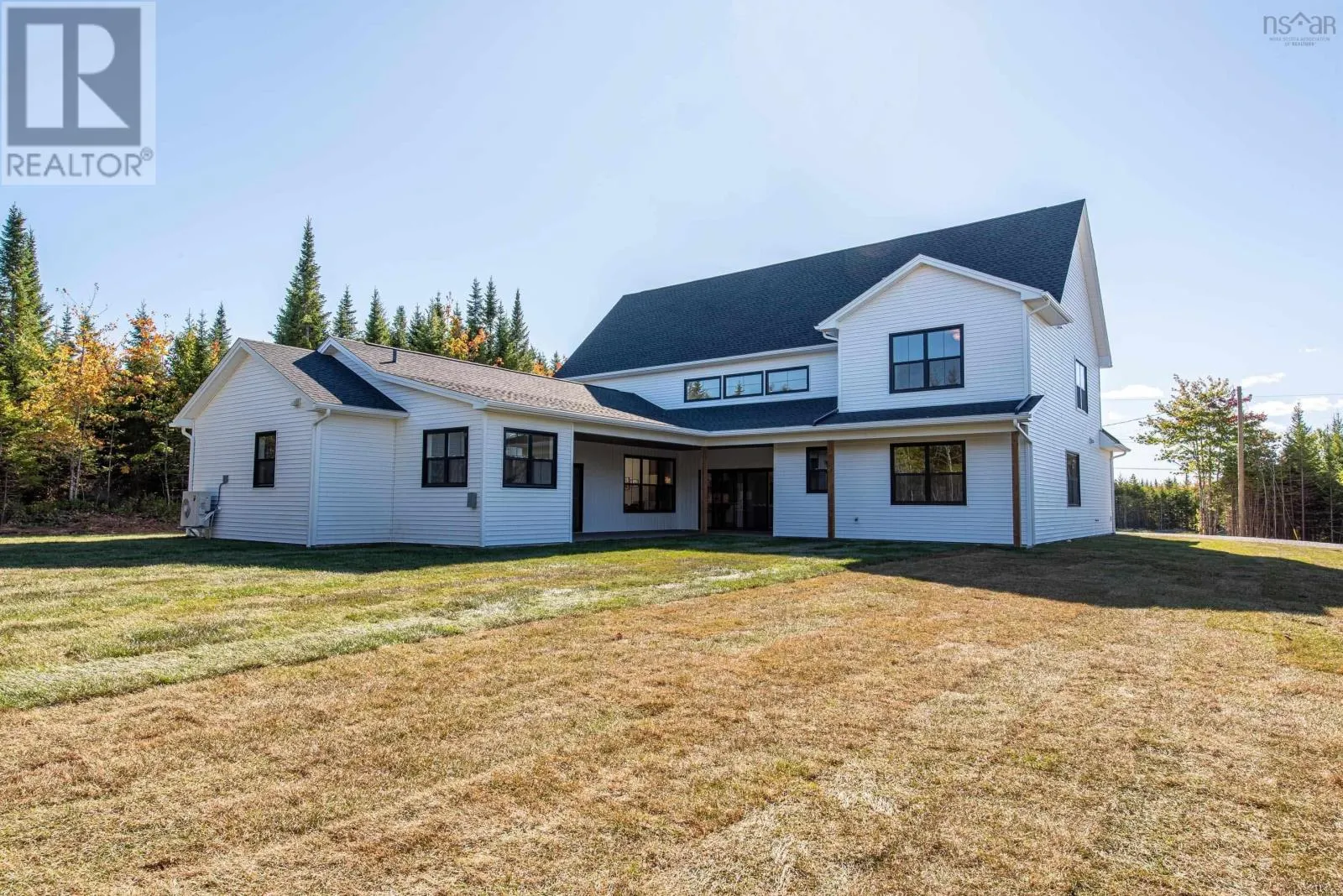372 Canoe Crescent