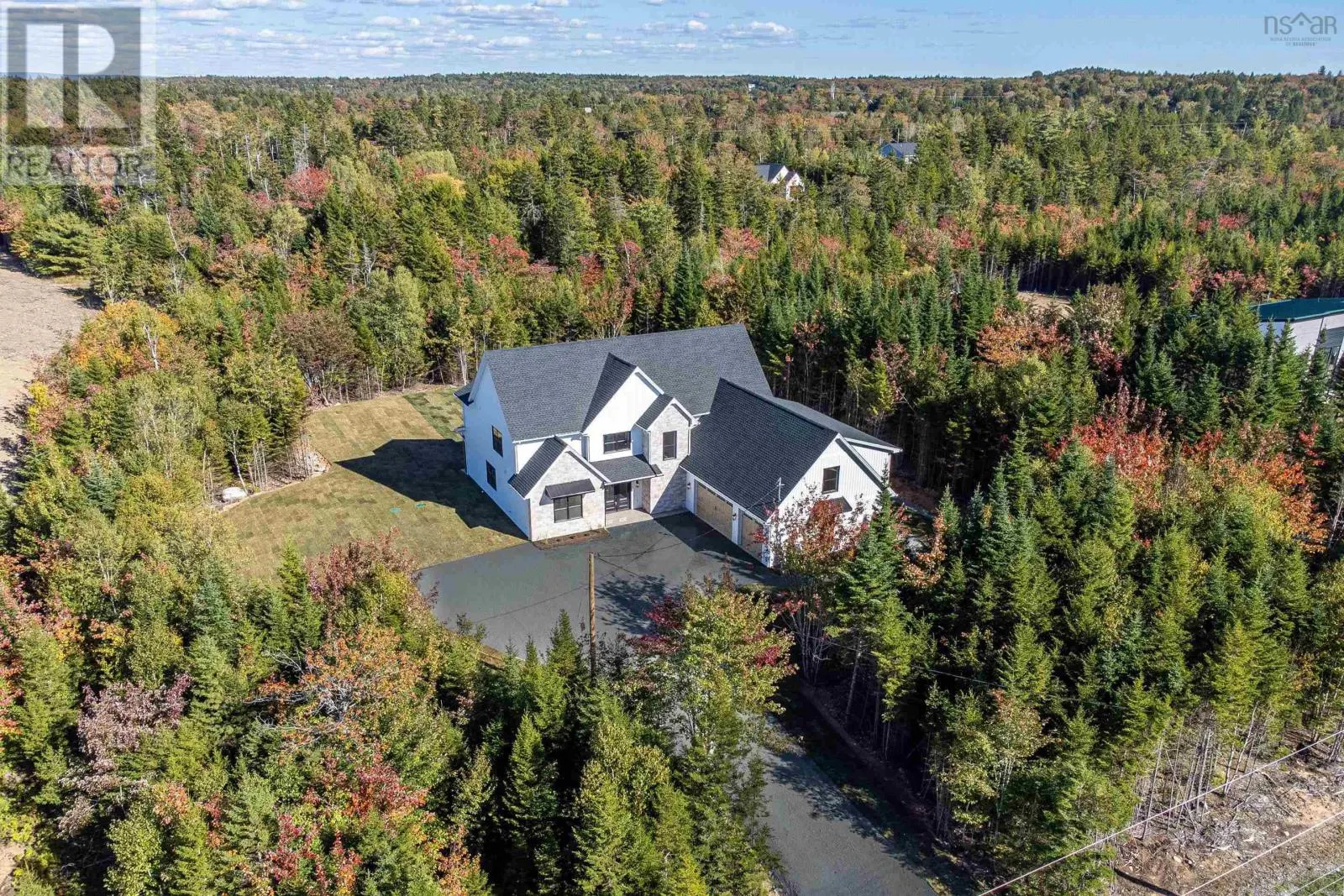 372 Canoe Crescent