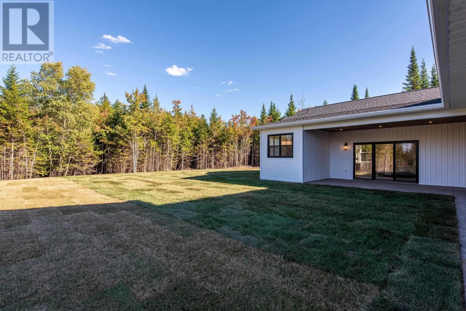372 Canoe Crescent