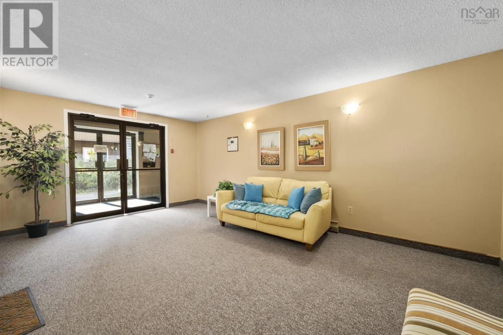 6 3 Rose Way