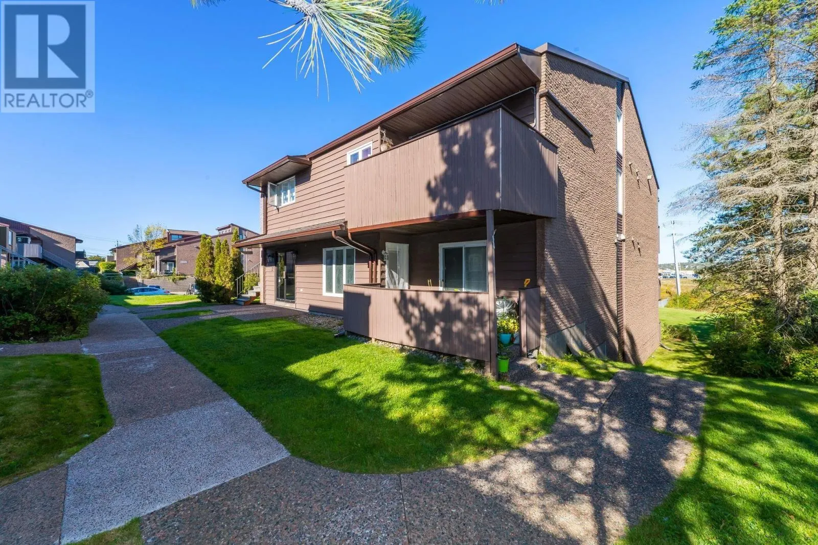 6 3 Rose Way
