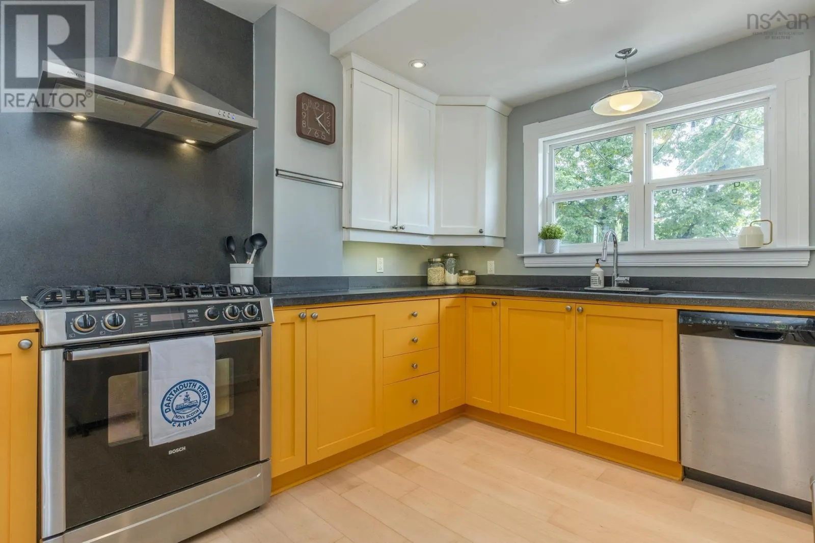 2 Dahlia Street