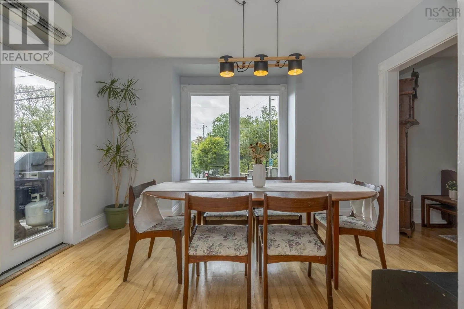 2 Dahlia Street