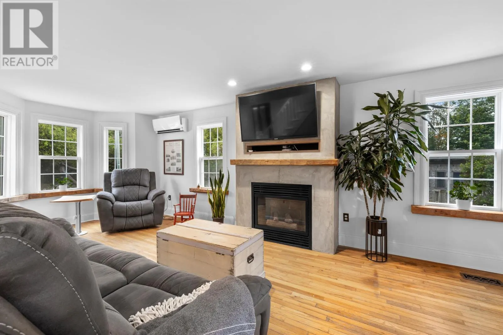 35 Richard Douglas Drive