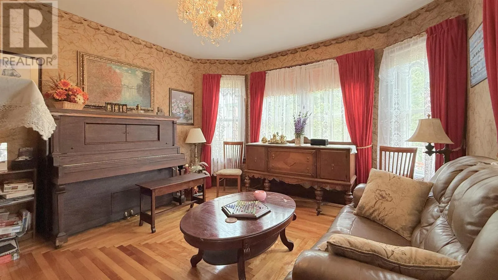 11 Lady Slipper Drive