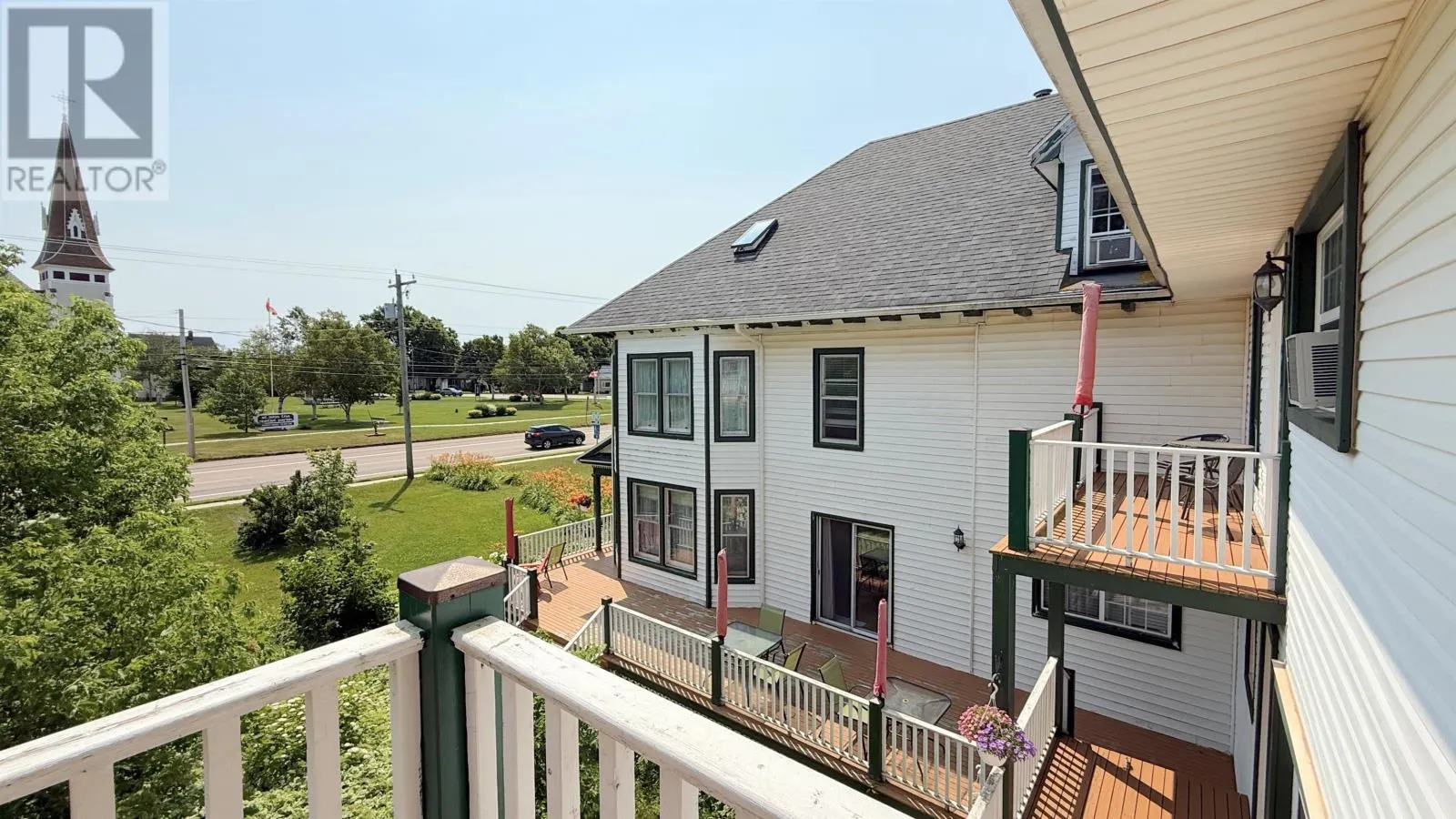 11 Lady Slipper Drive