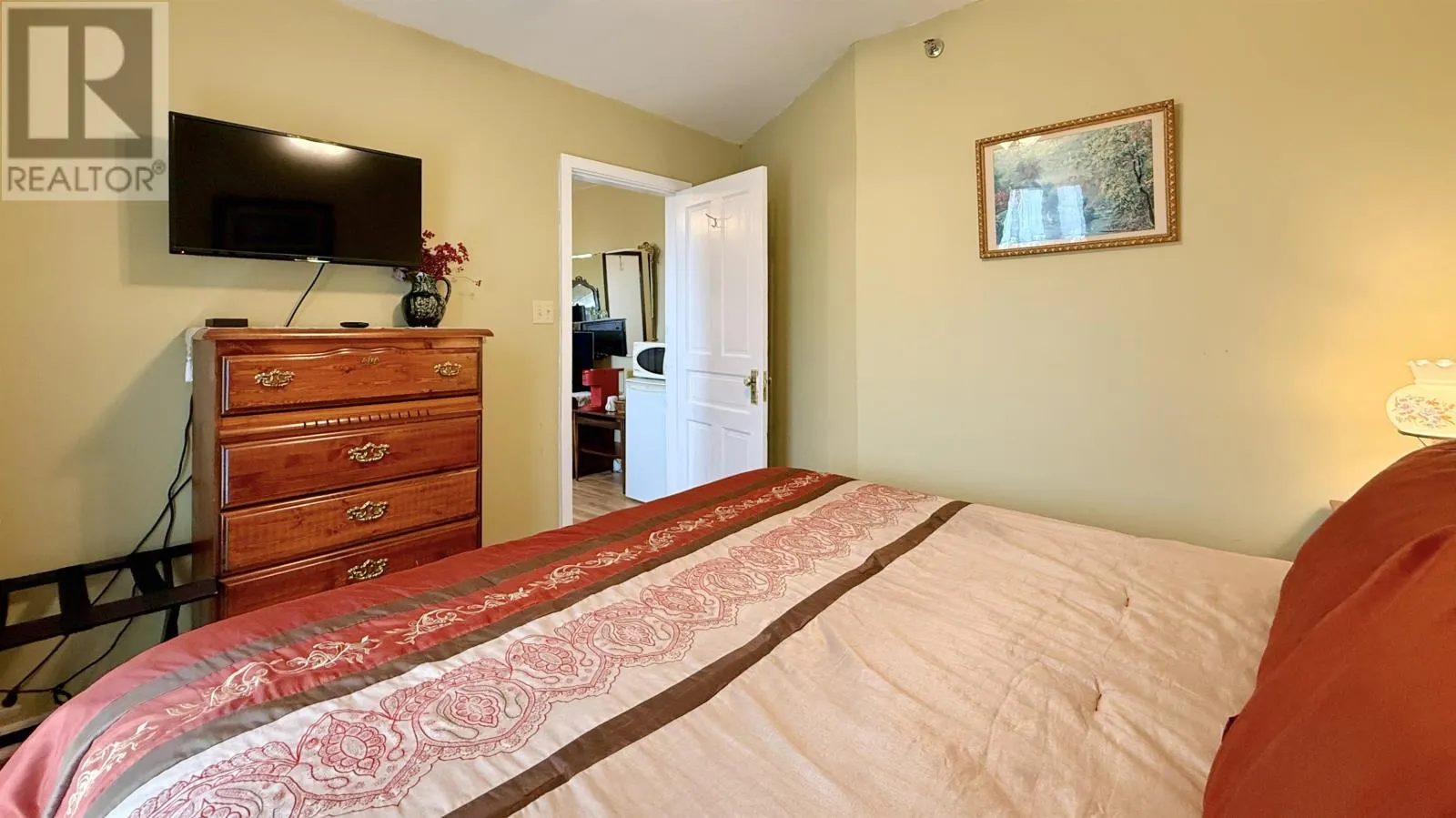11 Lady Slipper Drive