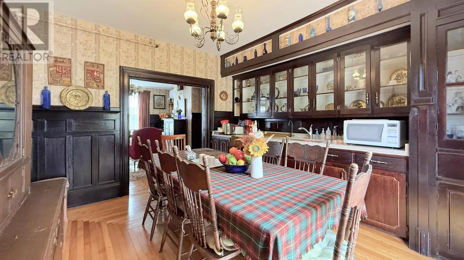 11 Lady Slipper Drive