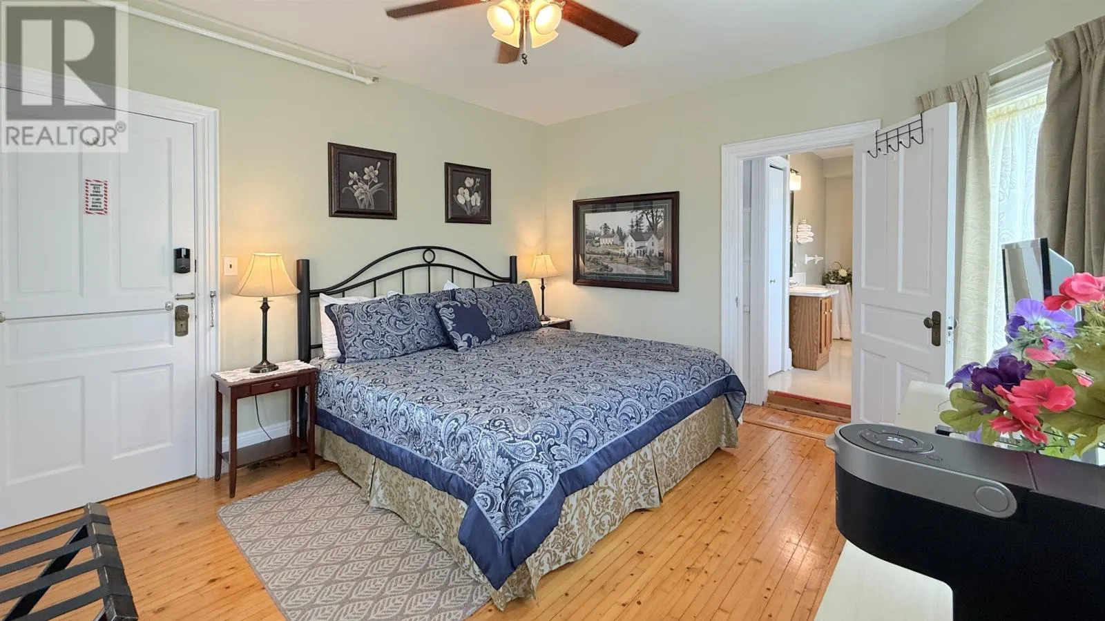 11 Lady Slipper Drive