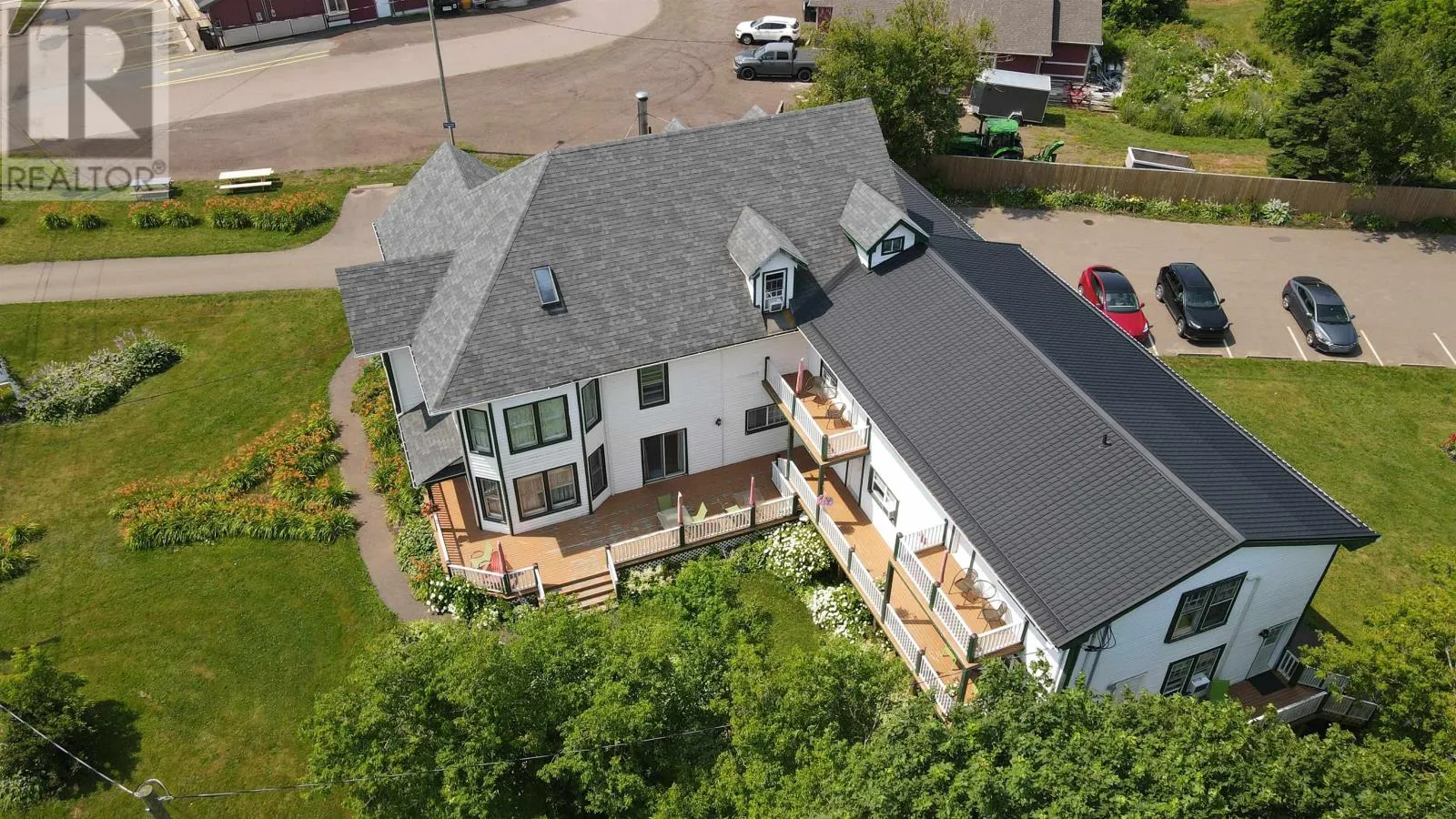 11 Lady Slipper Drive