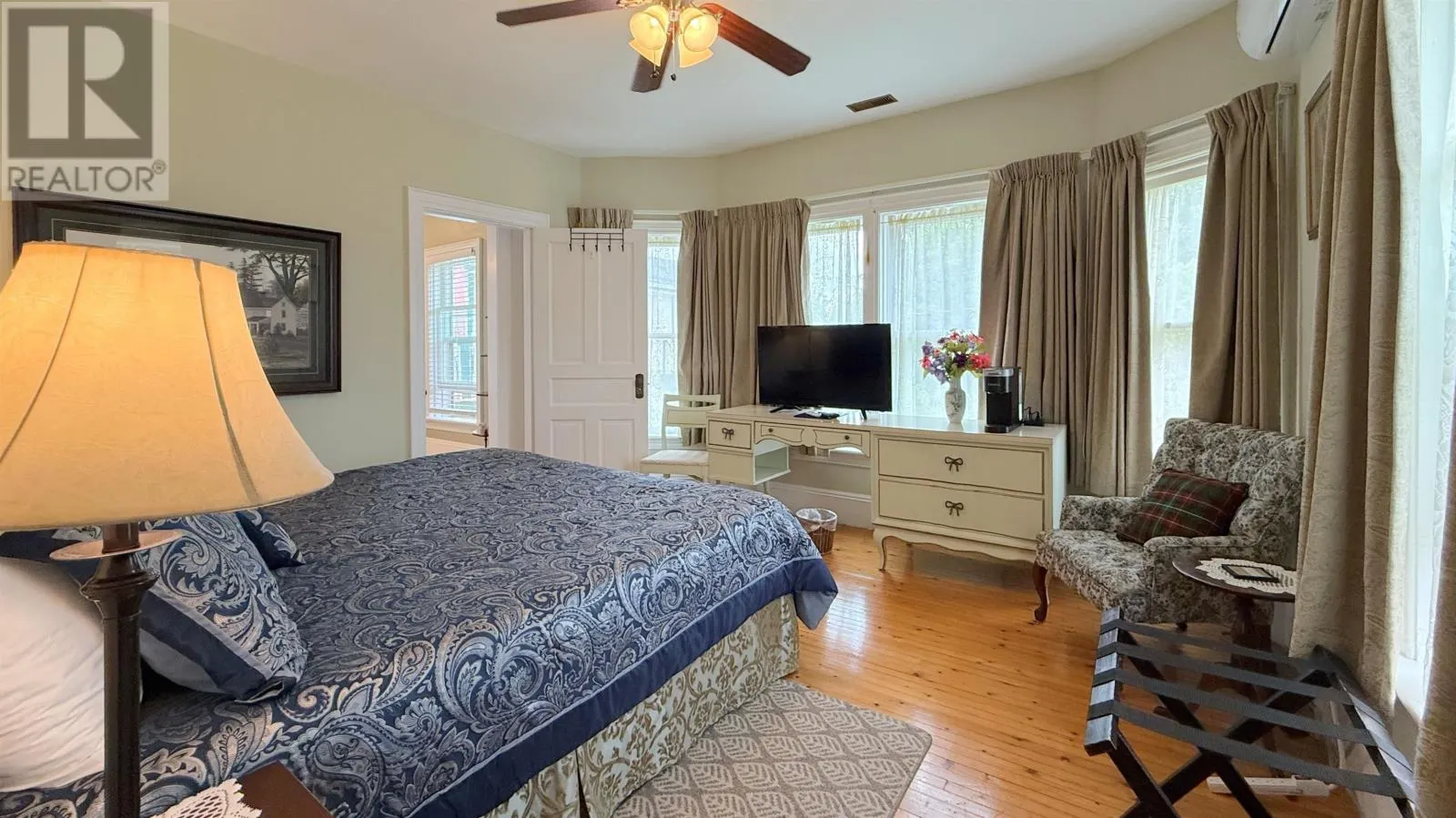 11 Lady Slipper Drive