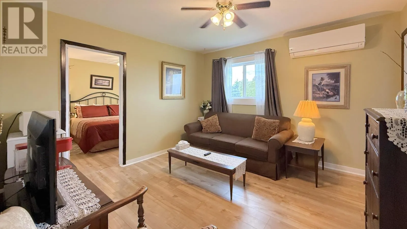 11 Lady Slipper Drive