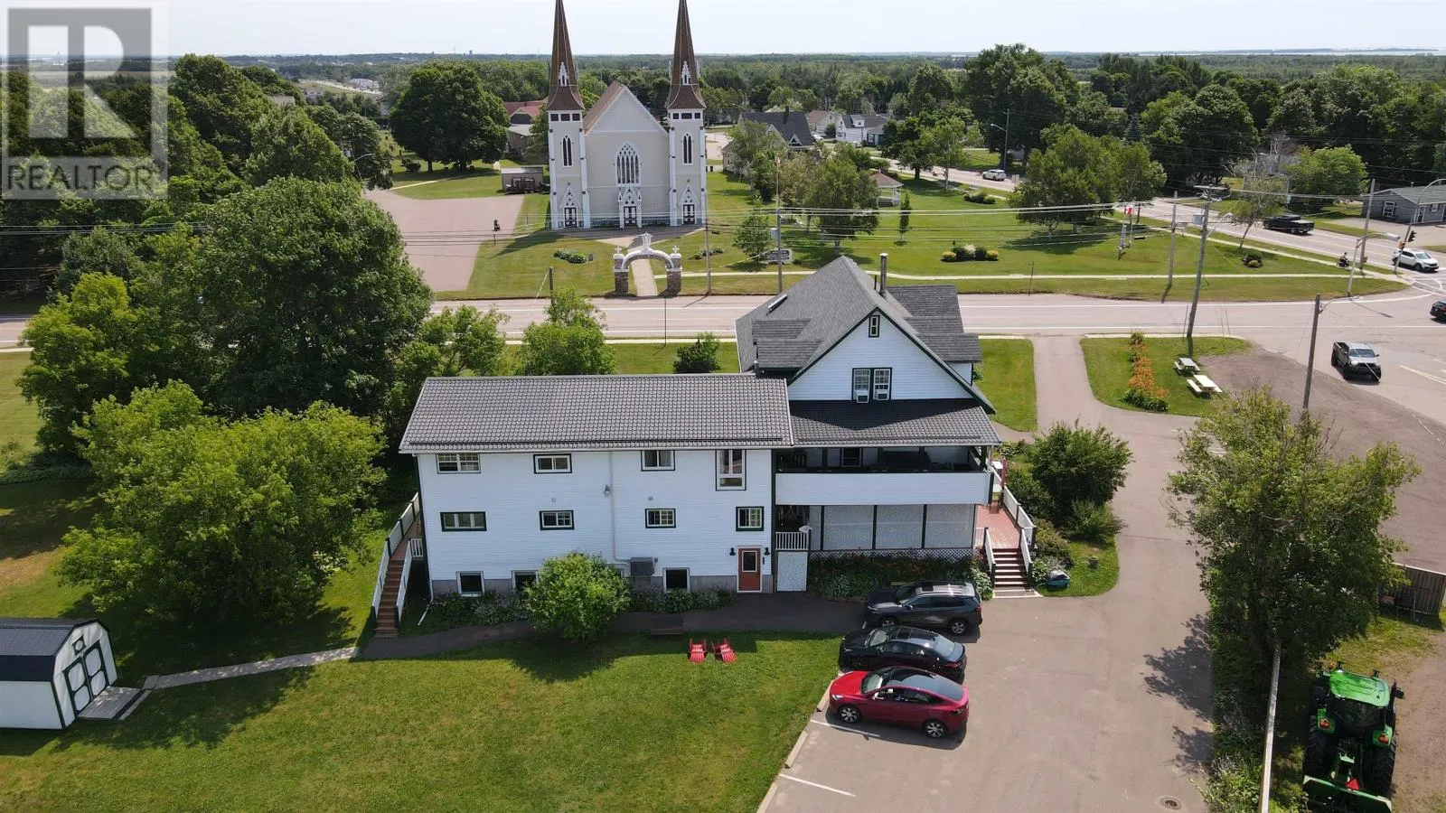 11 Lady Slipper Drive