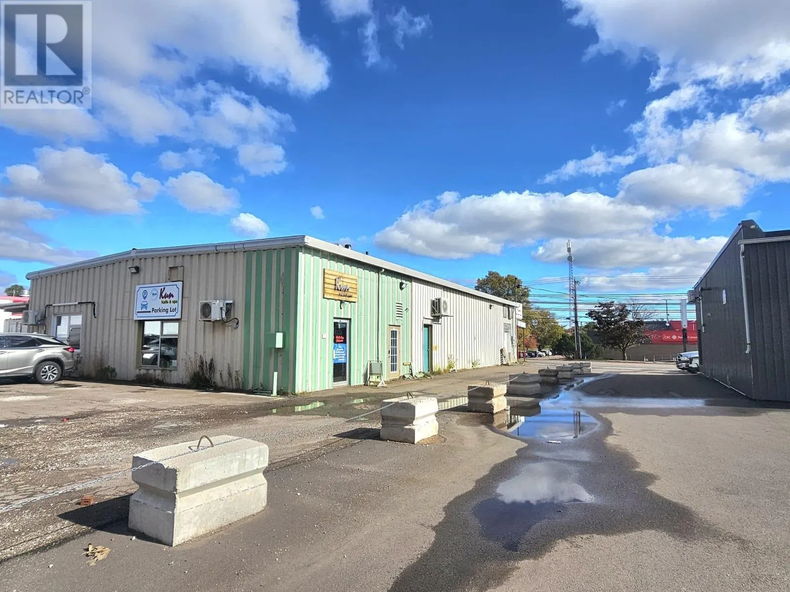 421 University Avenue