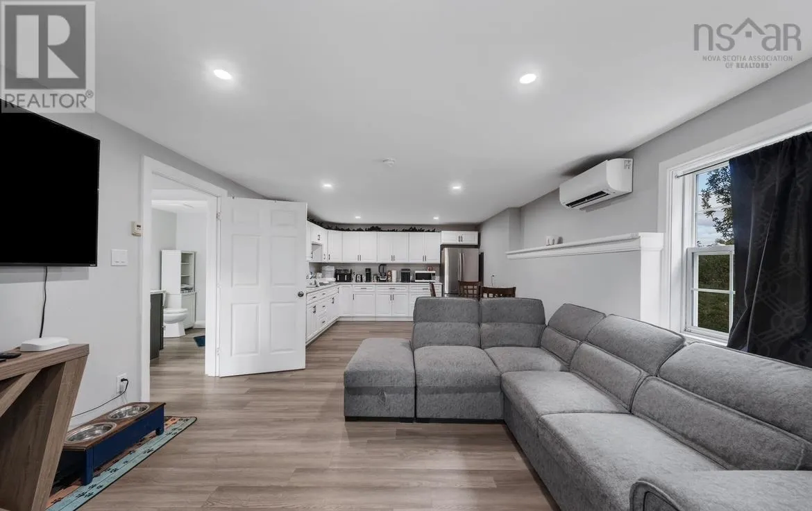228 56 Edgehill Drive