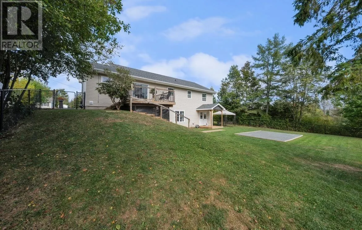 228 56 Edgehill Drive