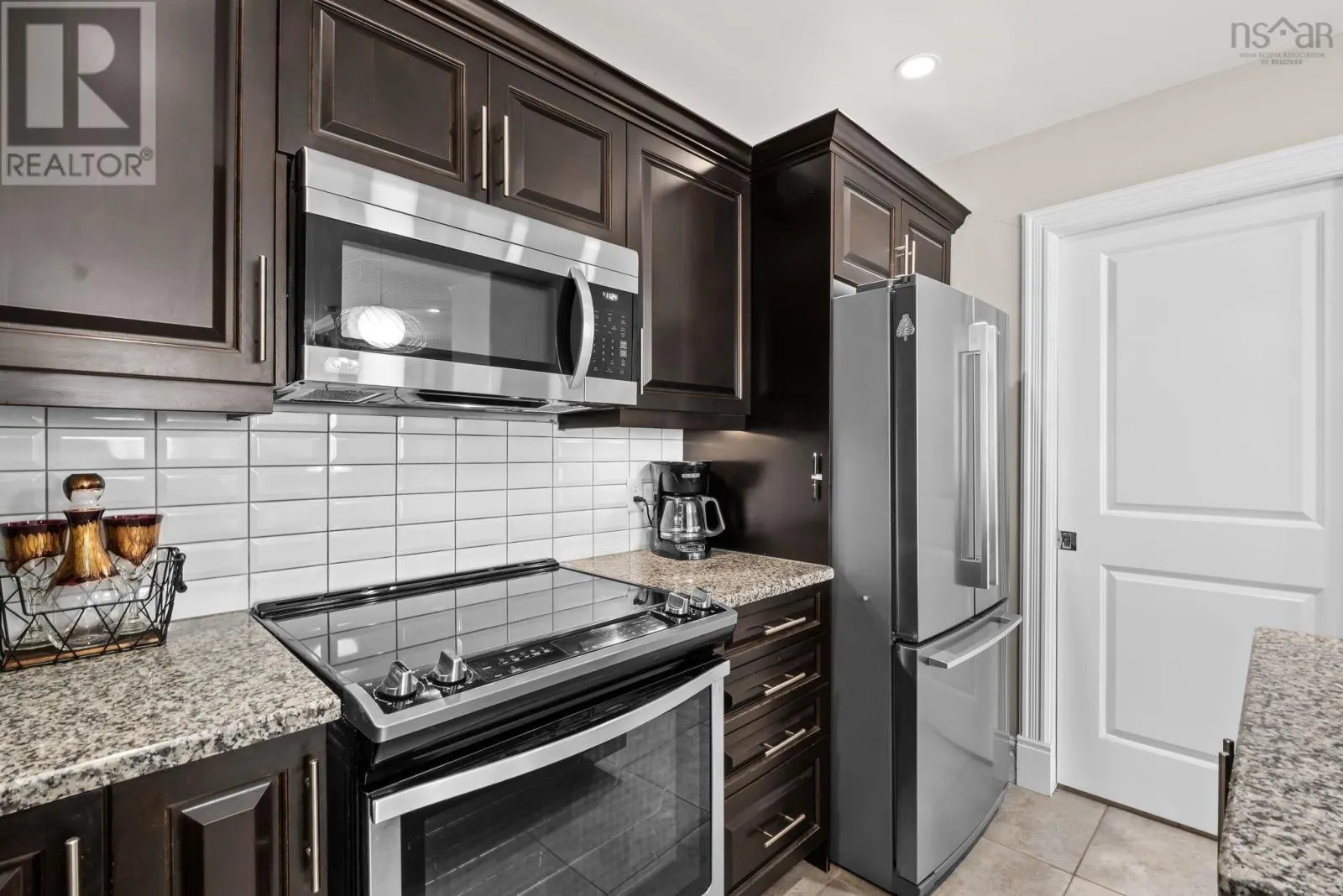 103 89 Pebblecreek Crescent