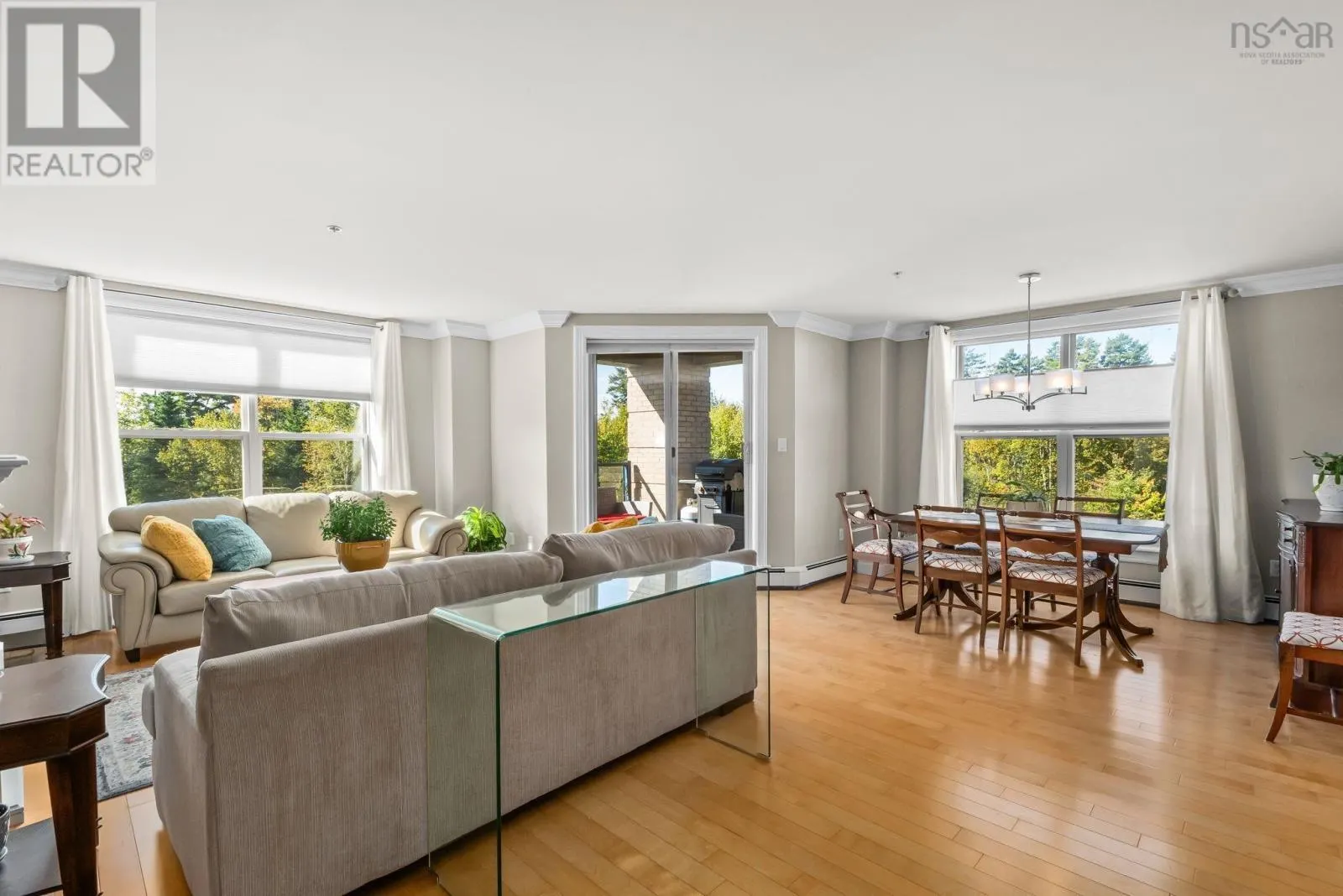 103 89 Pebblecreek Crescent