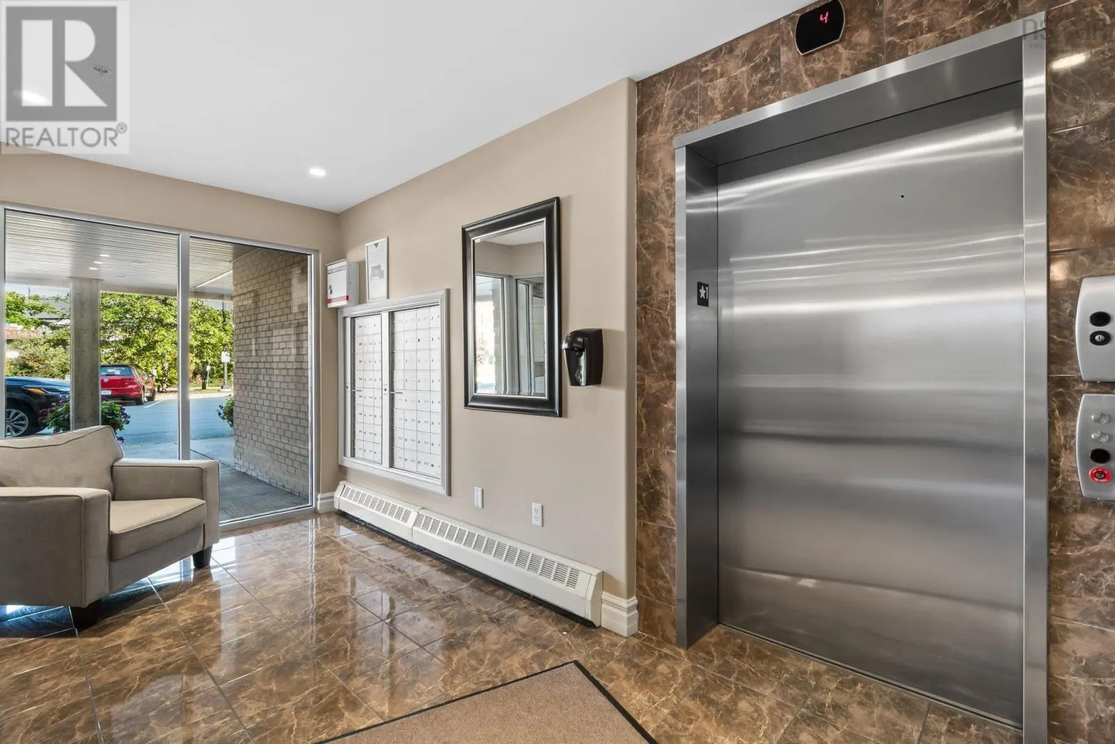 103 89 Pebblecreek Crescent