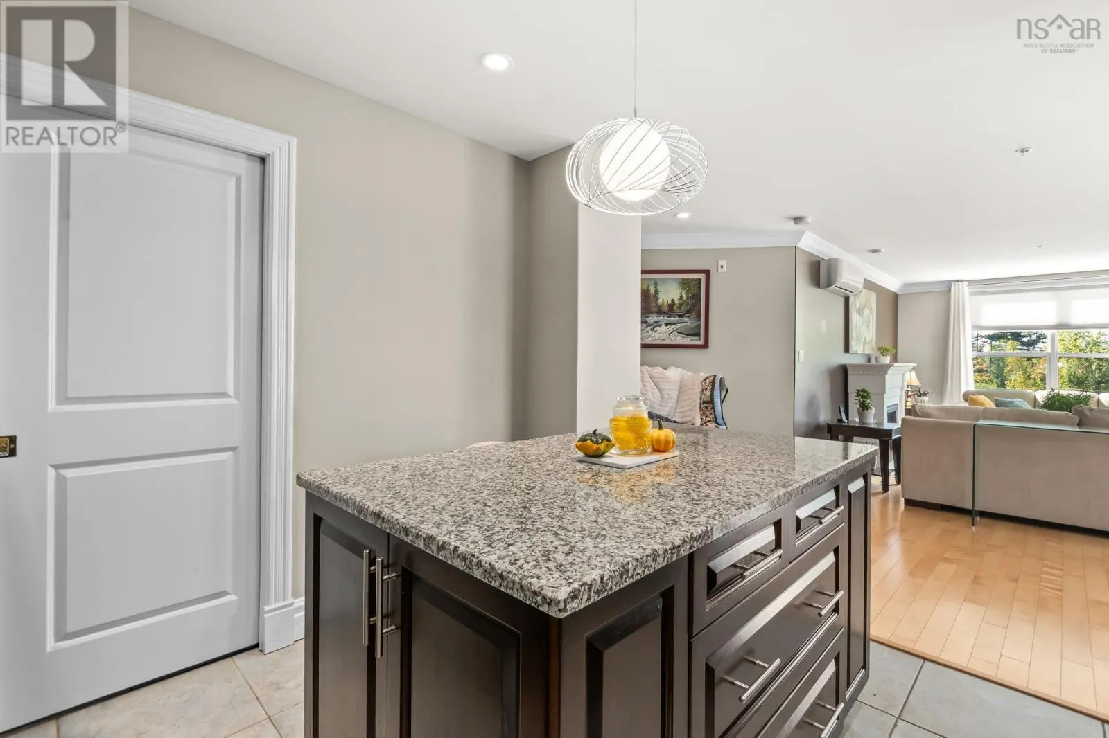 103 89 Pebblecreek Crescent