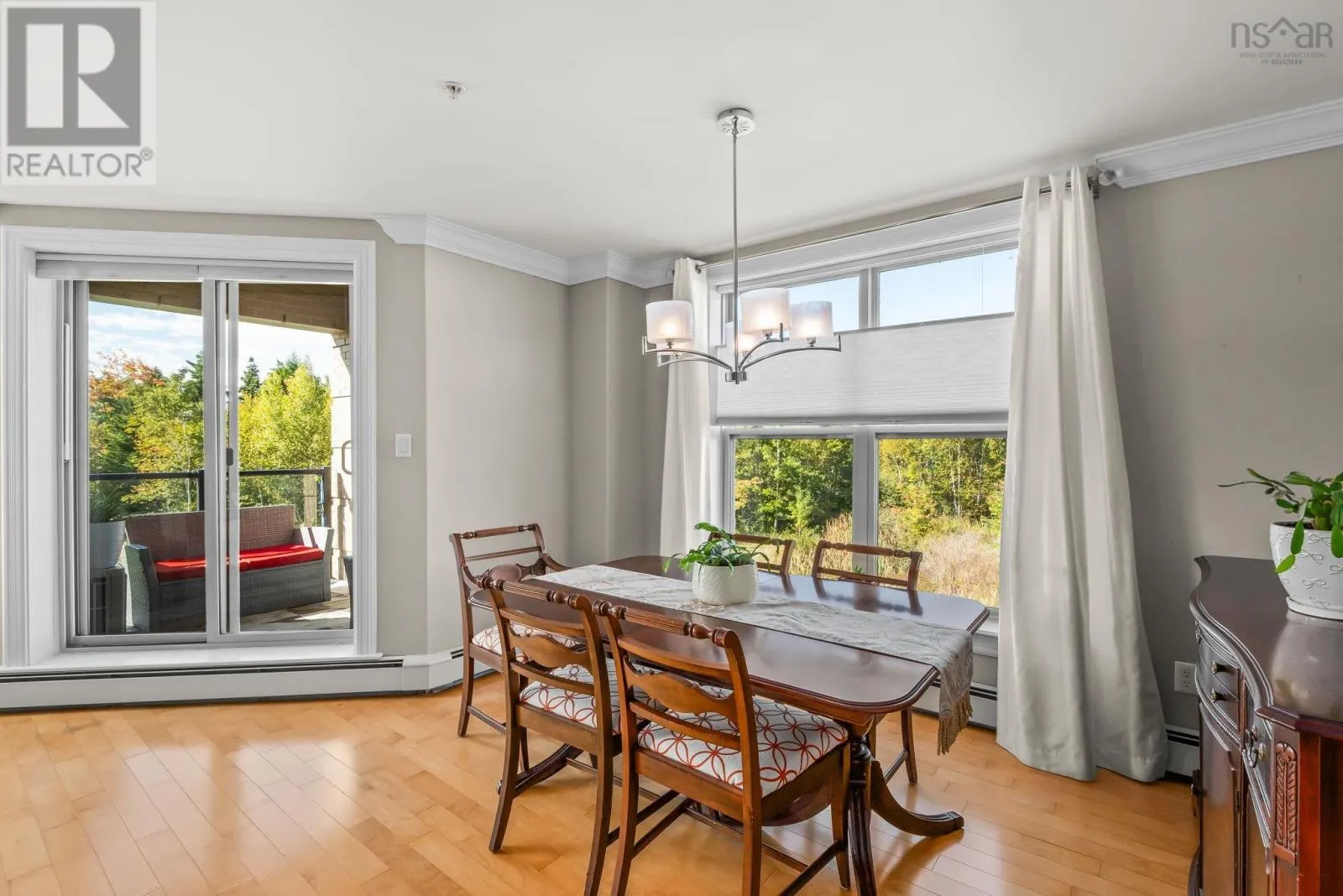 103 89 Pebblecreek Crescent