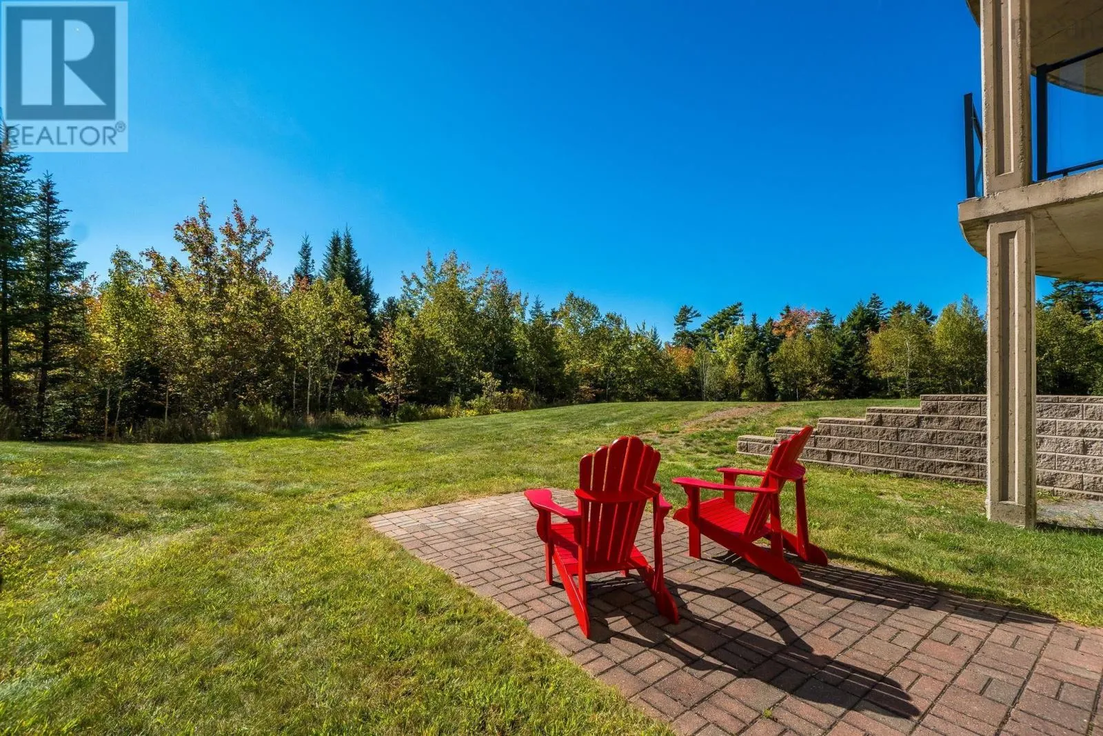 103 89 Pebblecreek Crescent