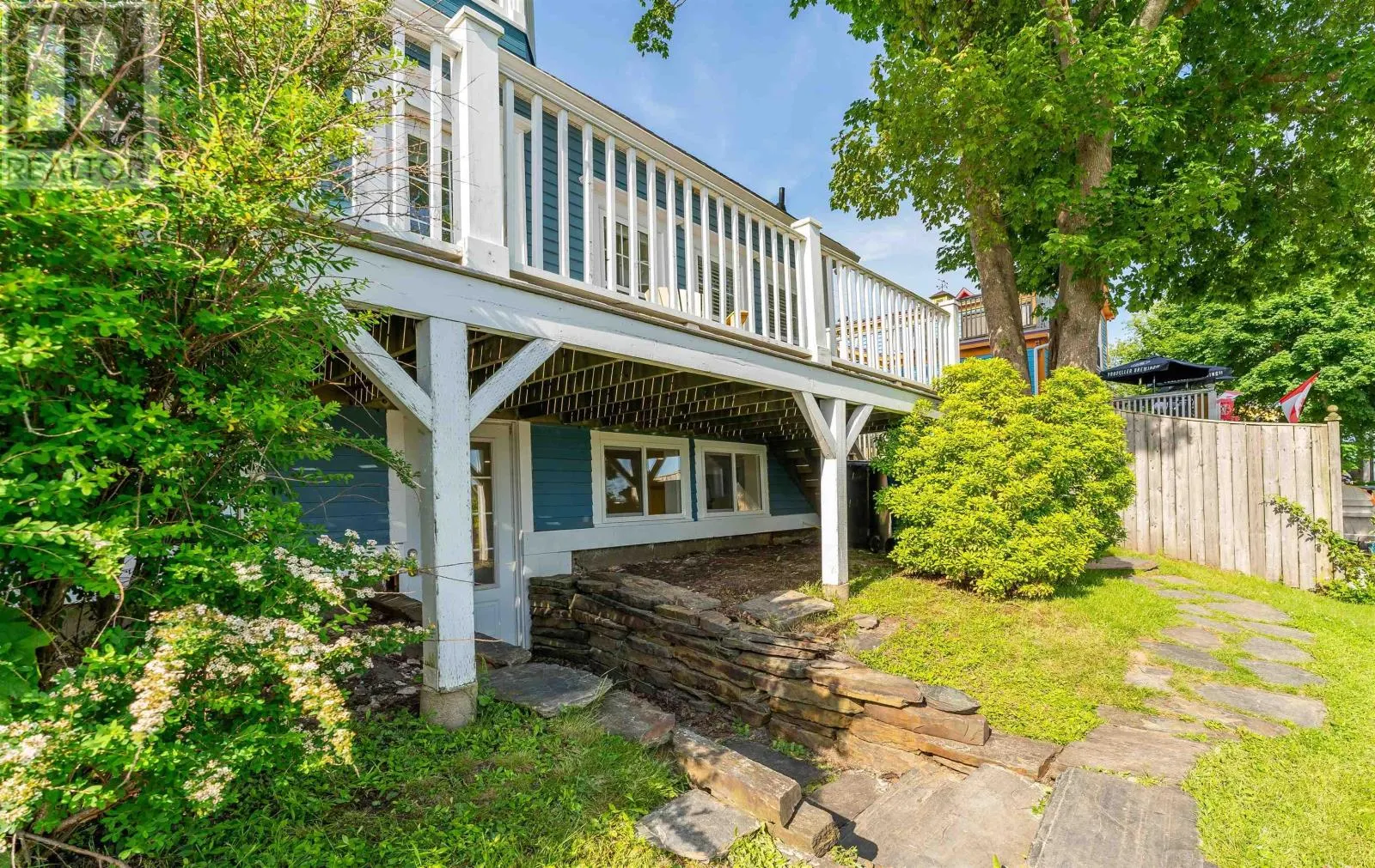 44 Montague Street