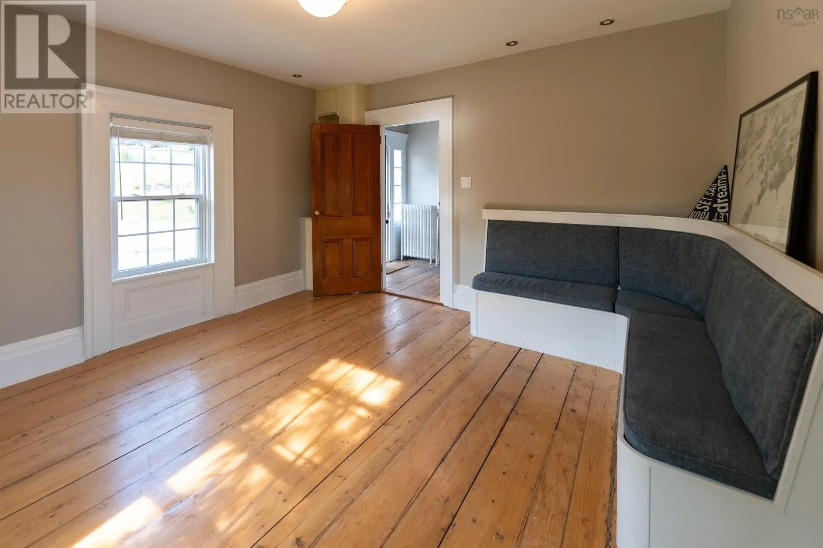44 Montague Street