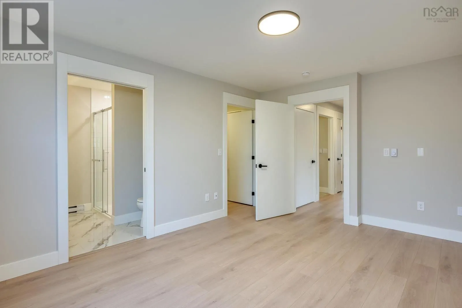 81A 189 Colonial Crescent