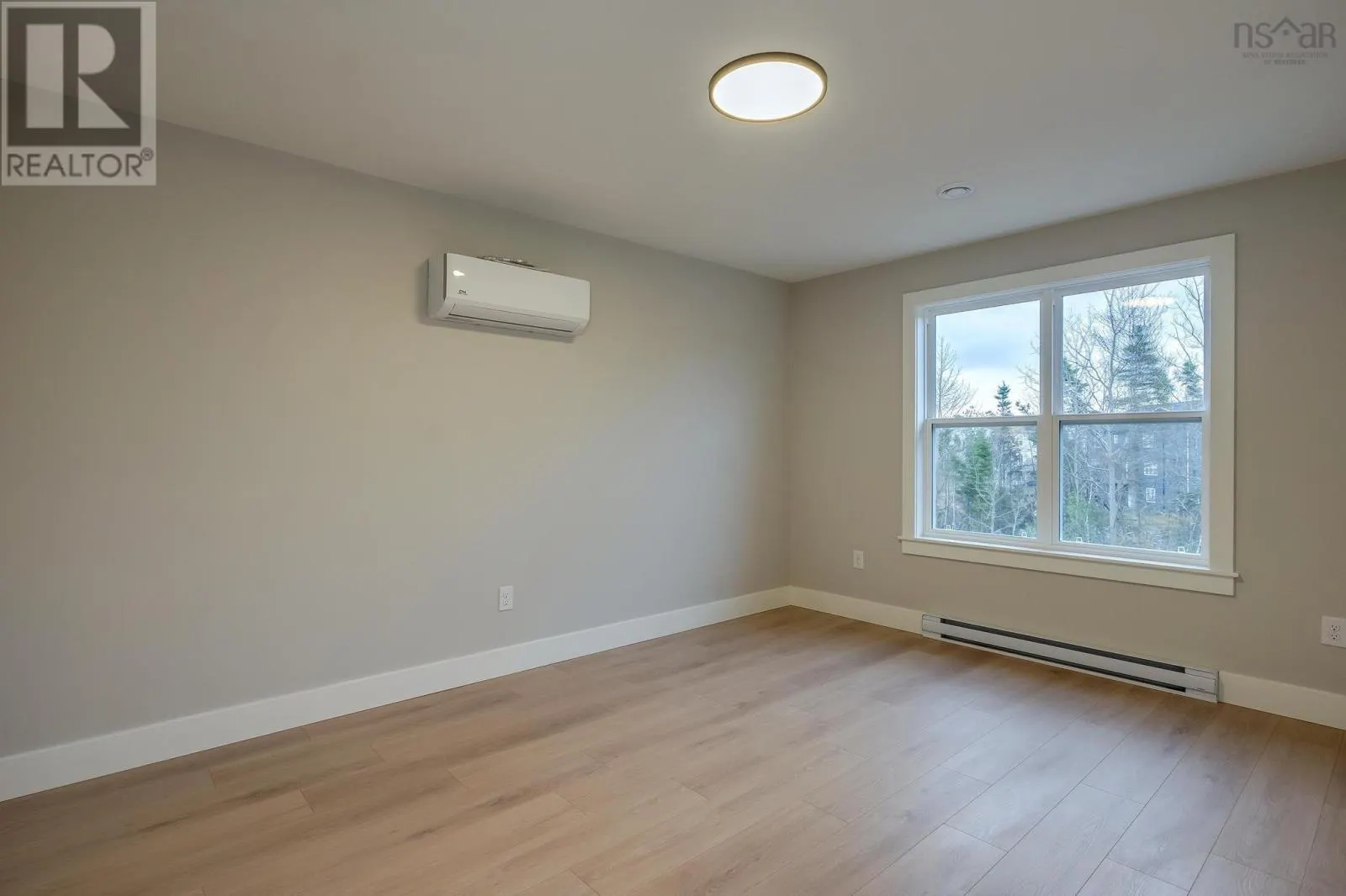 81A 189 Colonial Crescent