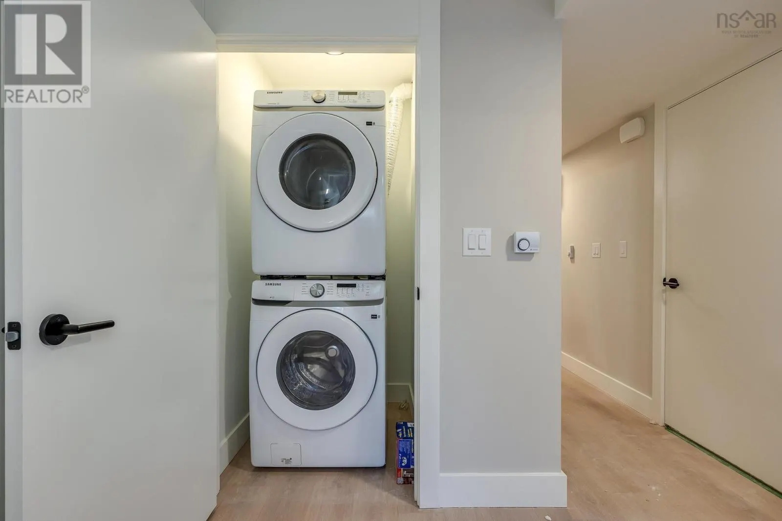 81A 189 Colonial Crescent