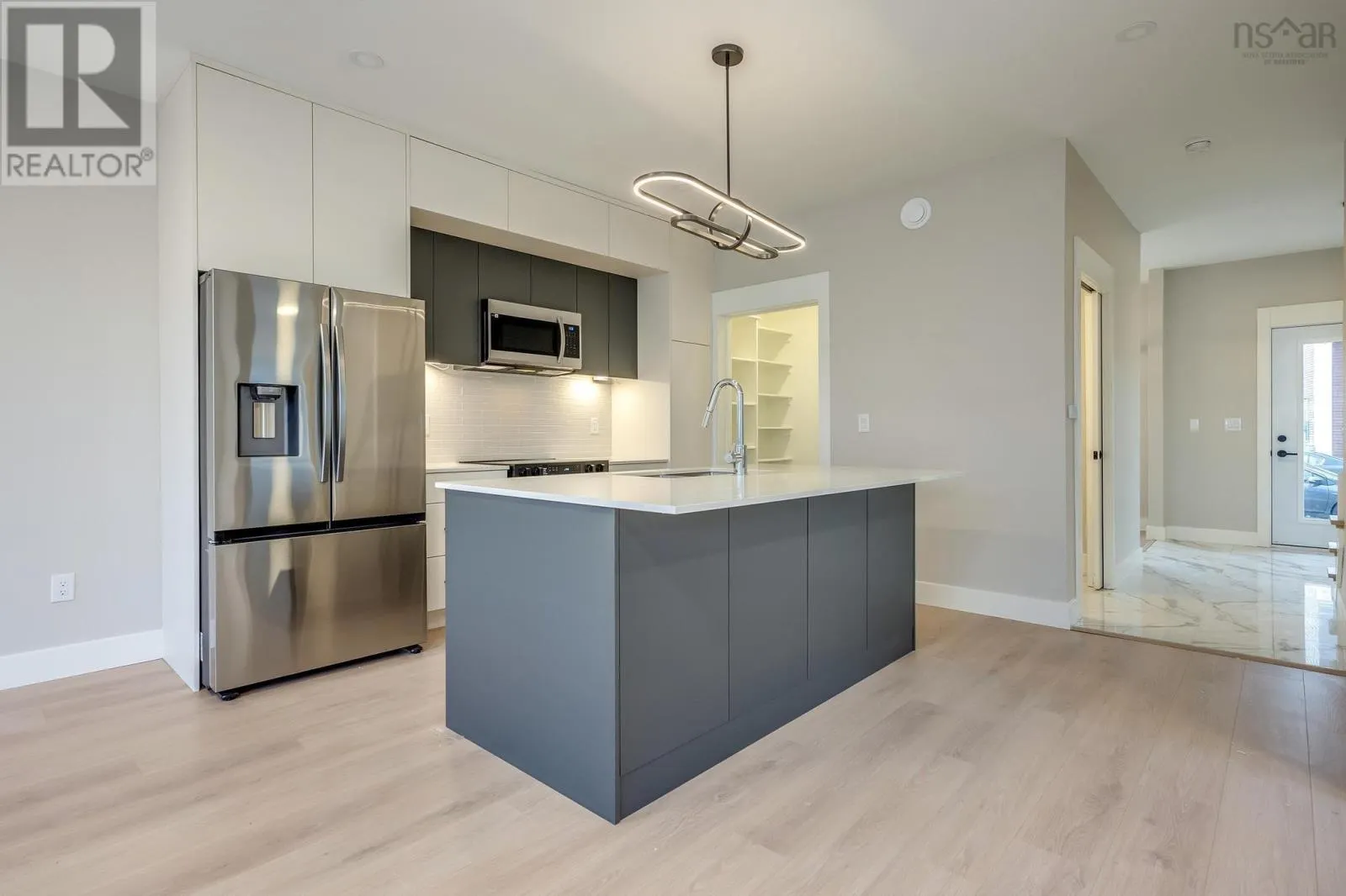 81A 189 Colonial Crescent
