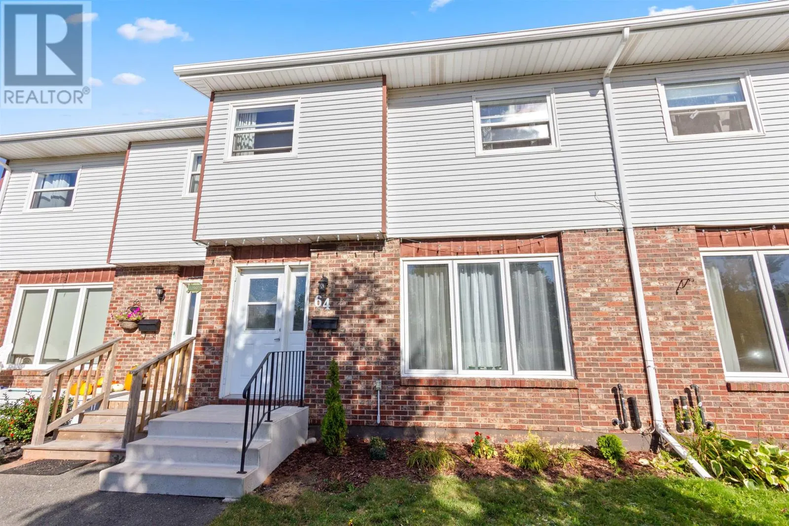 64 Dawson Court