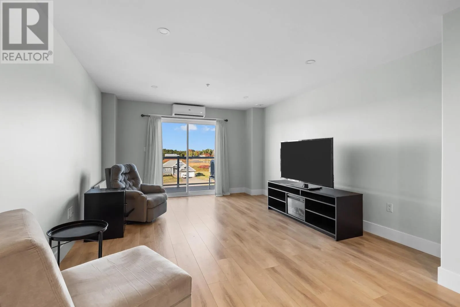 303 18 Gilbert Drive