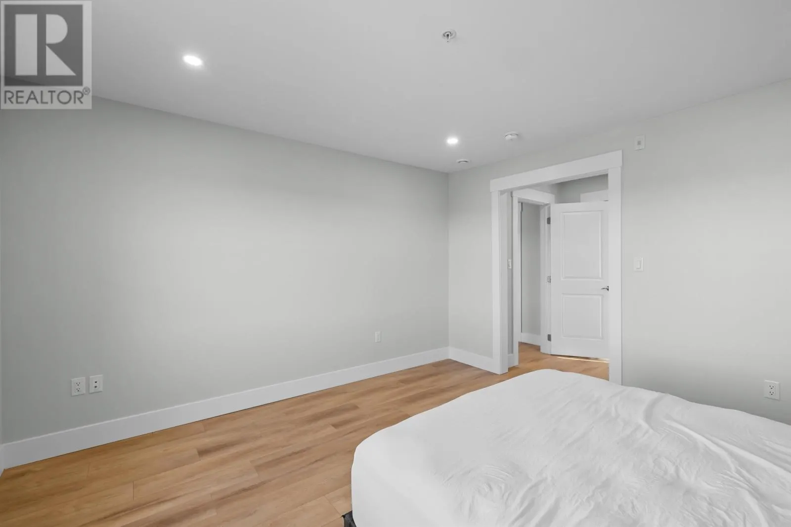 303 18 Gilbert Drive