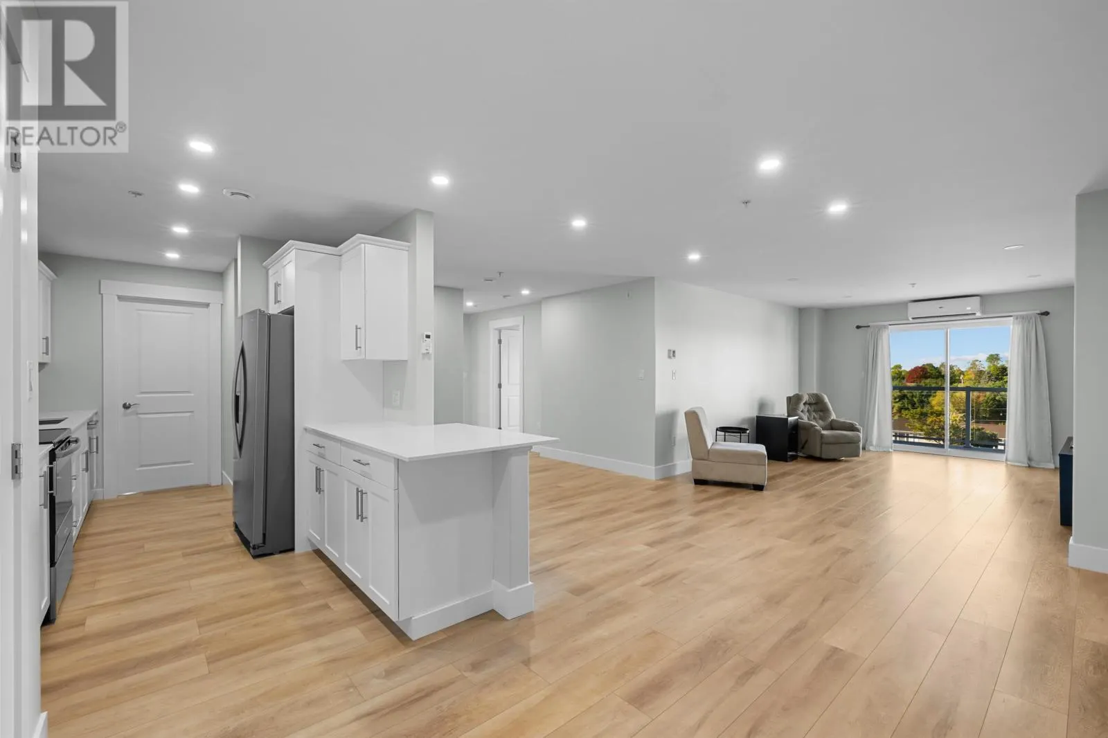 303 18 Gilbert Drive