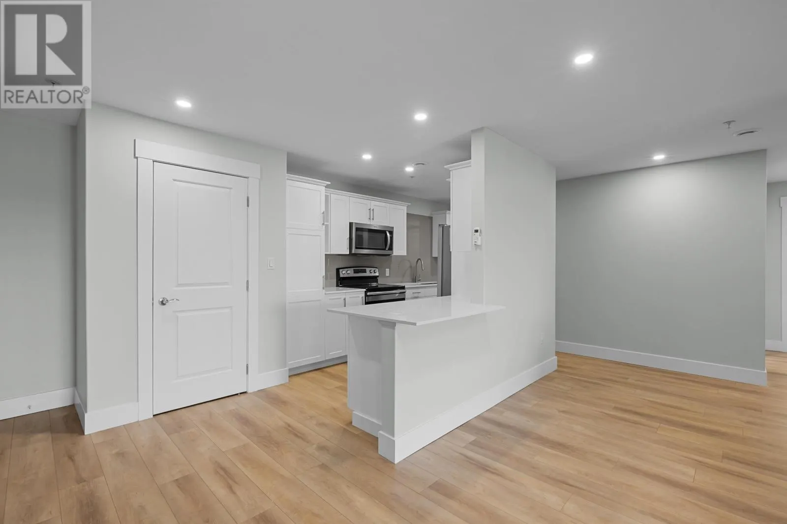 303 18 Gilbert Drive