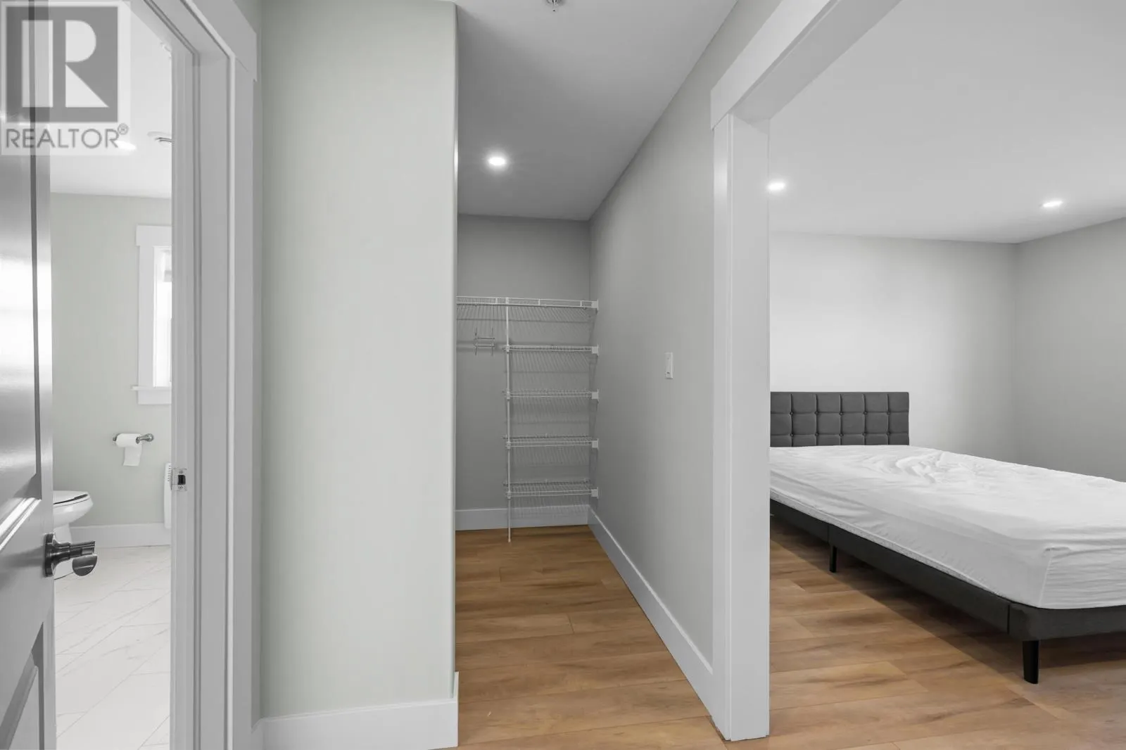 303 18 Gilbert Drive